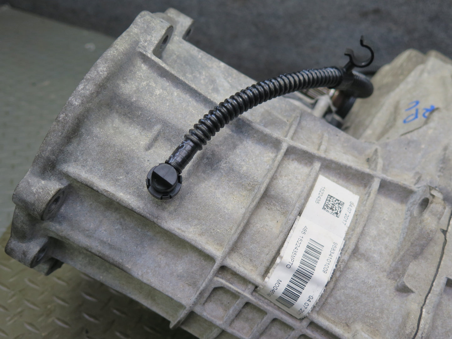 11-14 Porsche Cayenne 958 4.8L Turbo AWD Transmission Transfer Case Box W/ Motor