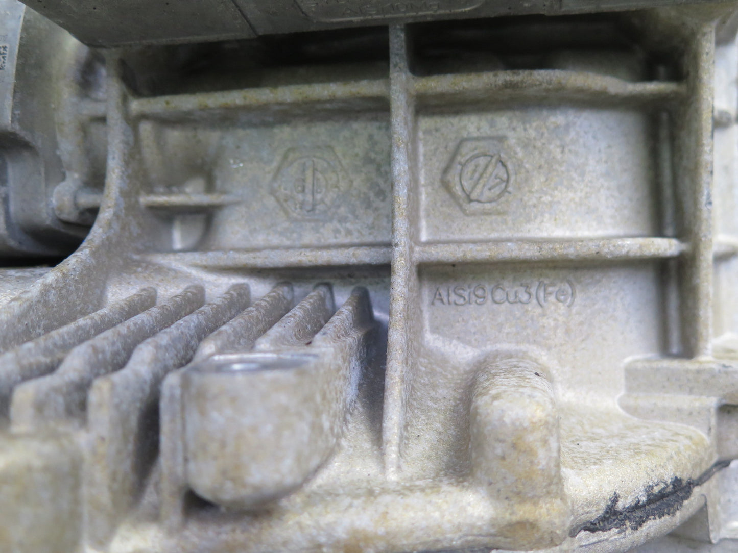 11-14 Porsche Cayenne 958 4.8L Turbo AWD Transmission Transfer Case Box W/ Motor