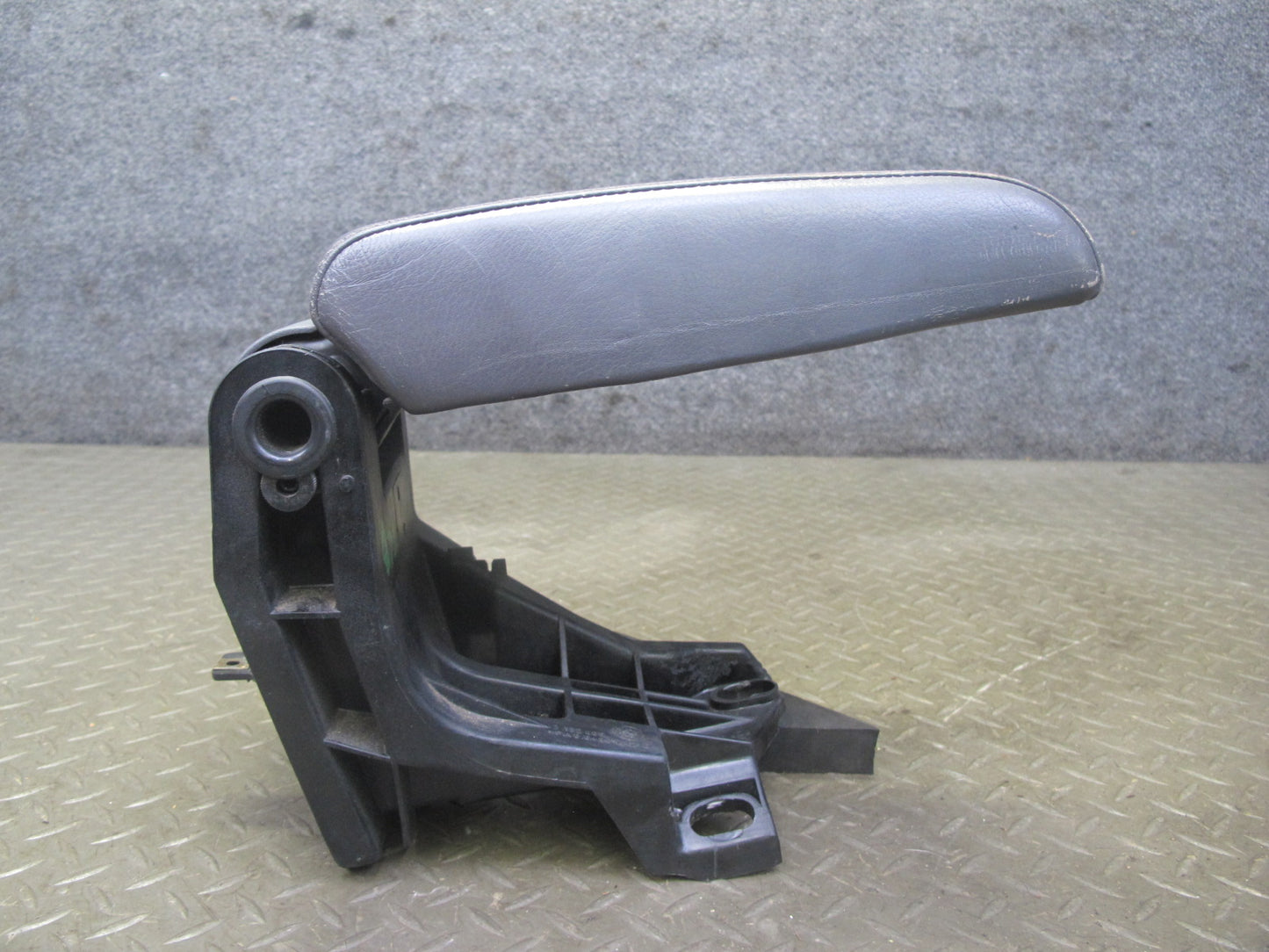 94-99 BMW E36 325iC 328iC Convertible Center Console Leather Armrest Gray OEM