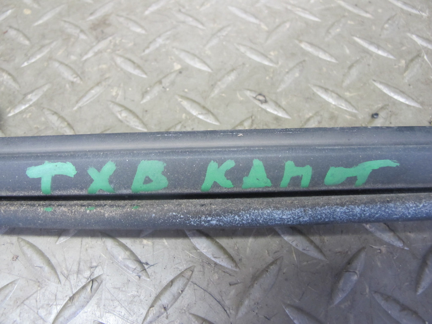 94-99 BMW E36 328iC Front Hood Weatherstrip Rubber Seal Gasket Set OEM