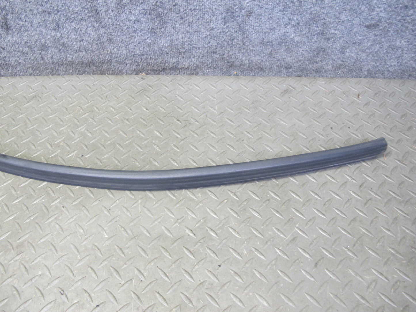 94-99 BMW E36 328iC Front Hood Weatherstrip Rubber Seal Gasket Set OEM