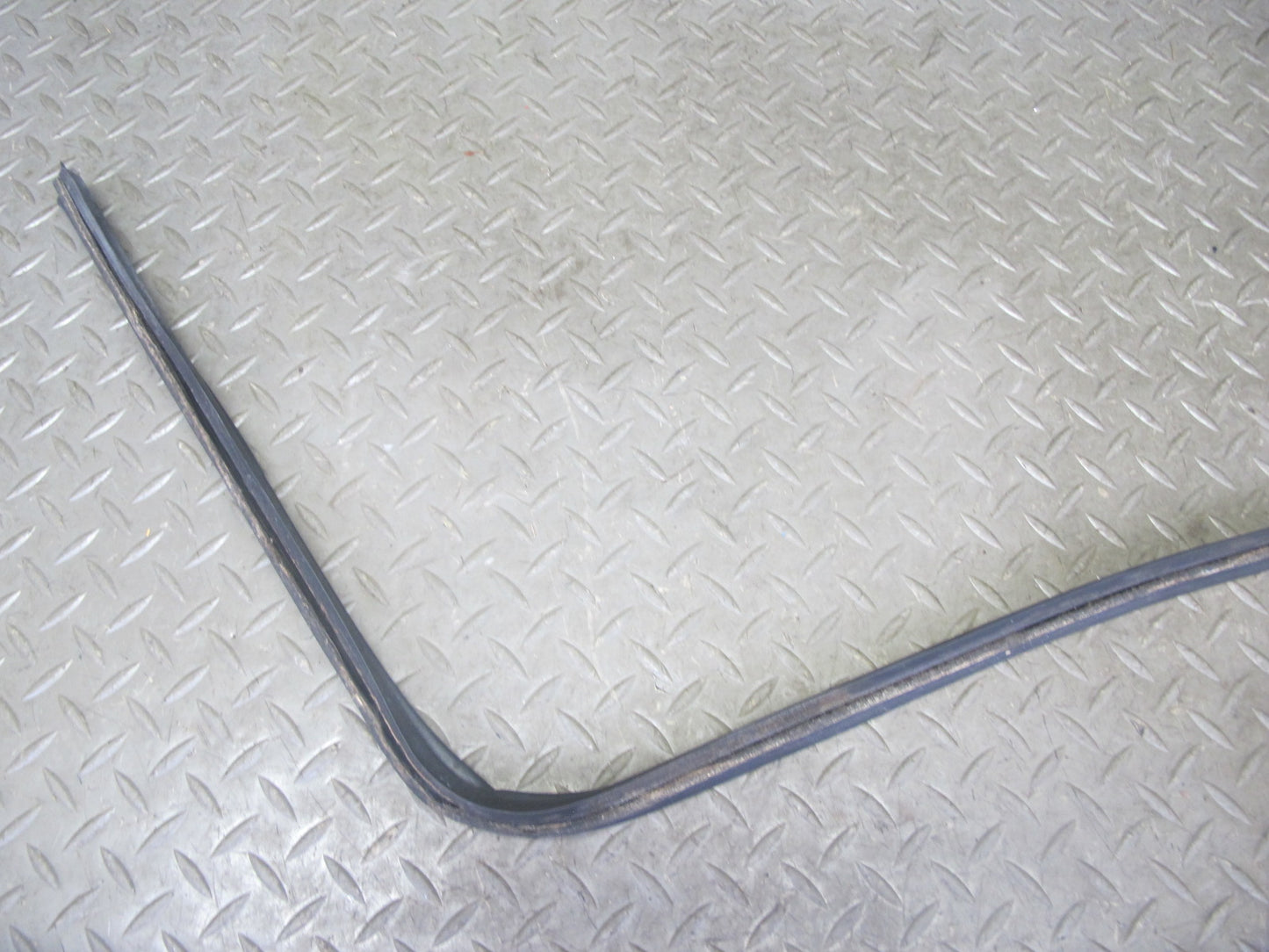 94-99 BMW E36 328iC Front Hood Weatherstrip Rubber Seal Gasket Set OEM