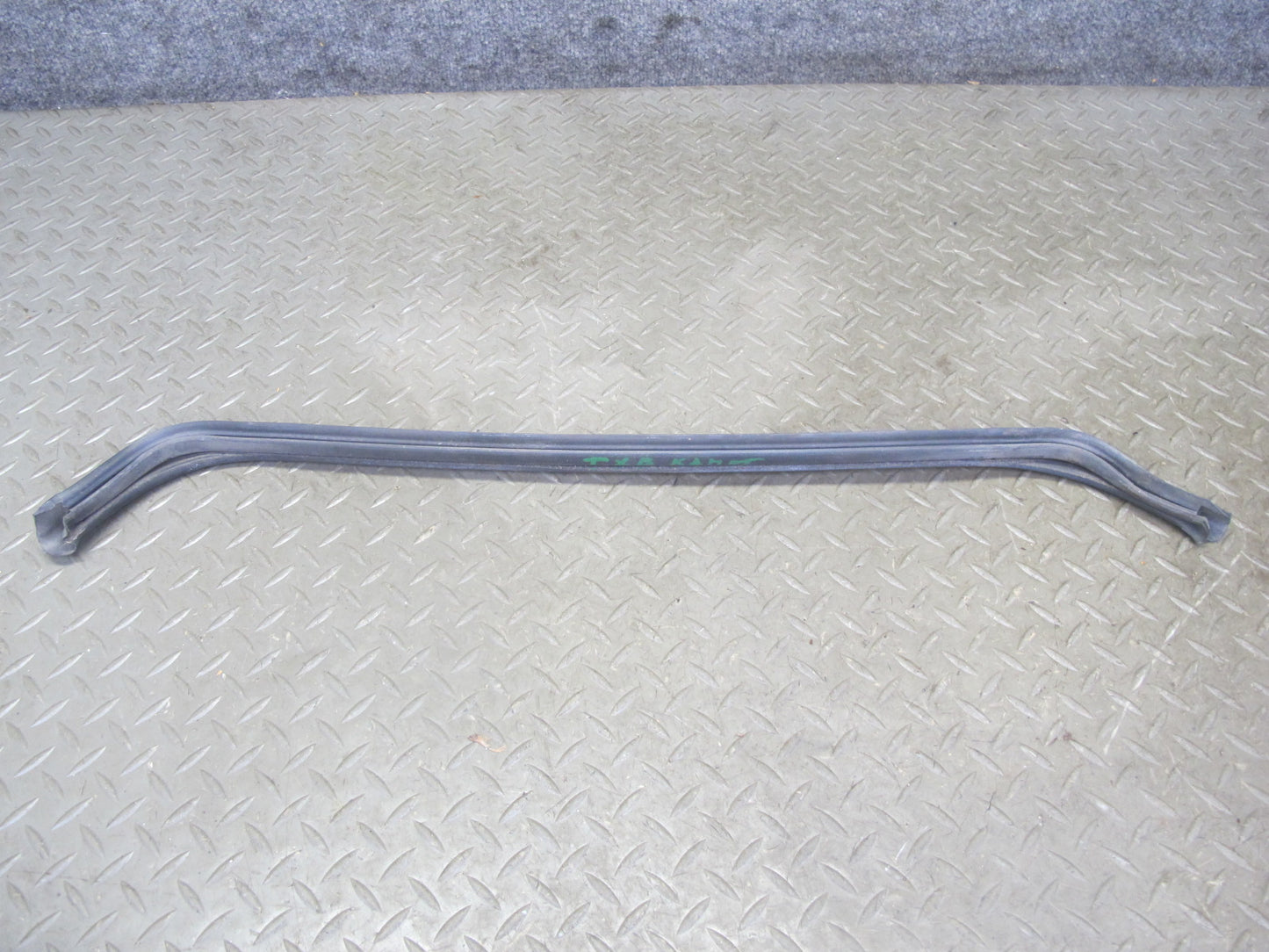 94-99 BMW E36 328iC Front Hood Weatherstrip Rubber Seal Gasket Set OEM