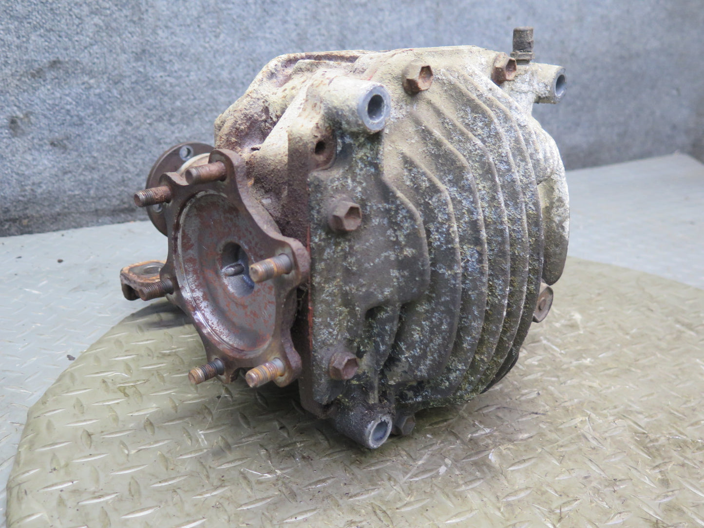 89-92 Toyota Supra MK3 NA A/T G284 Rear Differential Carrier 4.3 Ratio 118k OEM