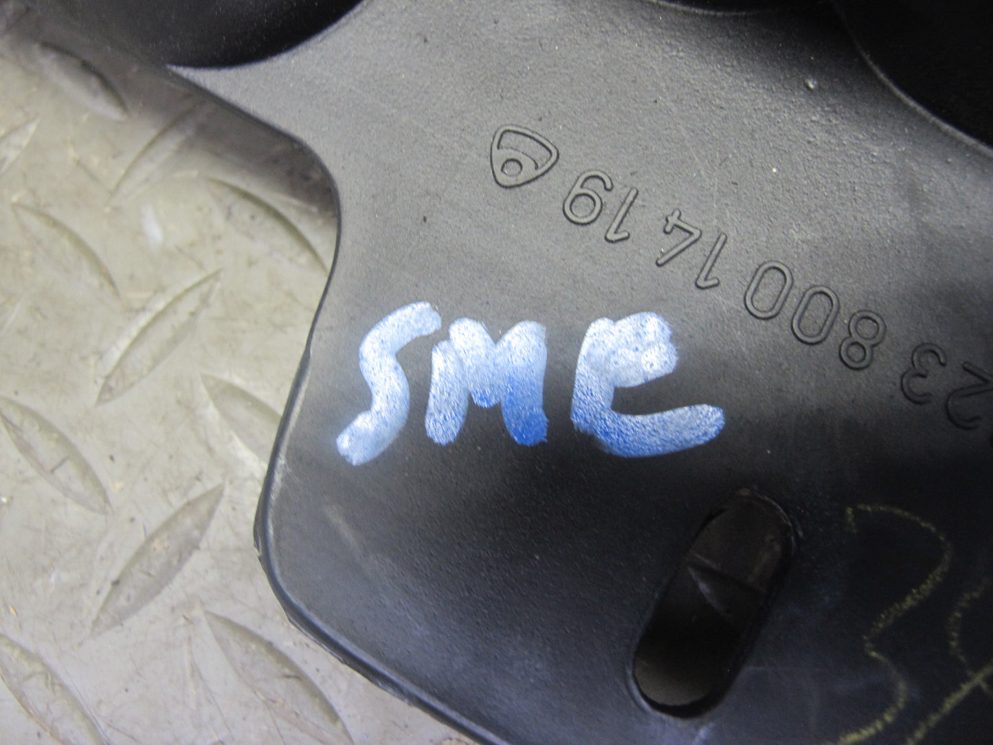 77-85 Mercedes W123 300D 240D Vacuum Reservoir Tank 1238001419 OEM