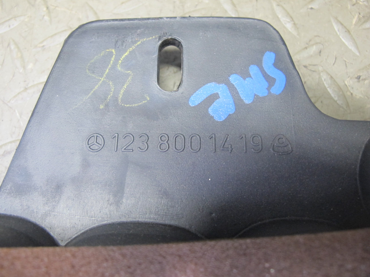 77-85 Mercedes W123 300D 240D Vacuum Reservoir Tank 1238001419 OEM