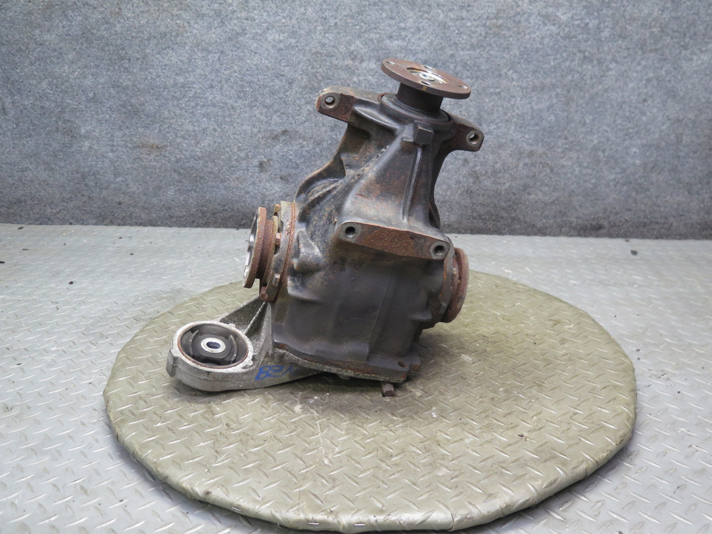 96-99 BMW E36/7 Z3 1.9L M44 M/T Rear Differential Carrier 3.45 Ratio OEM