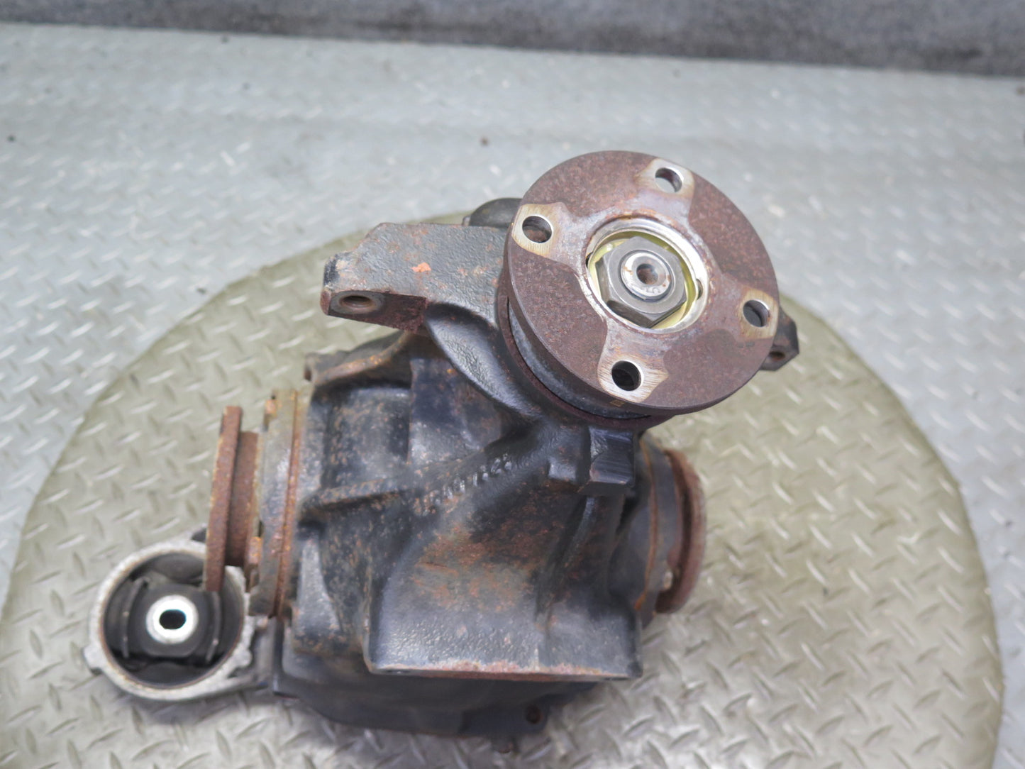 96-99 BMW E36/7 Z3 1.9L M44 M/T Rear Differential Carrier 3.45 Ratio OEM