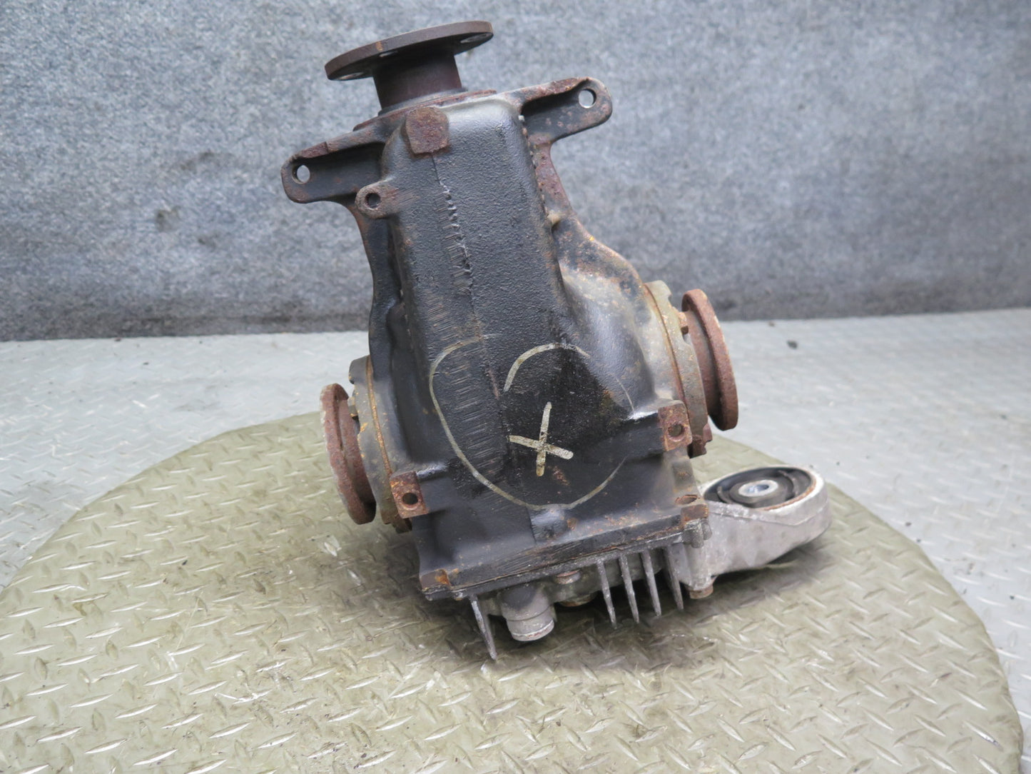 96-99 BMW E36/7 Z3 1.9L M44 M/T Rear Differential Carrier 3.45 Ratio OEM