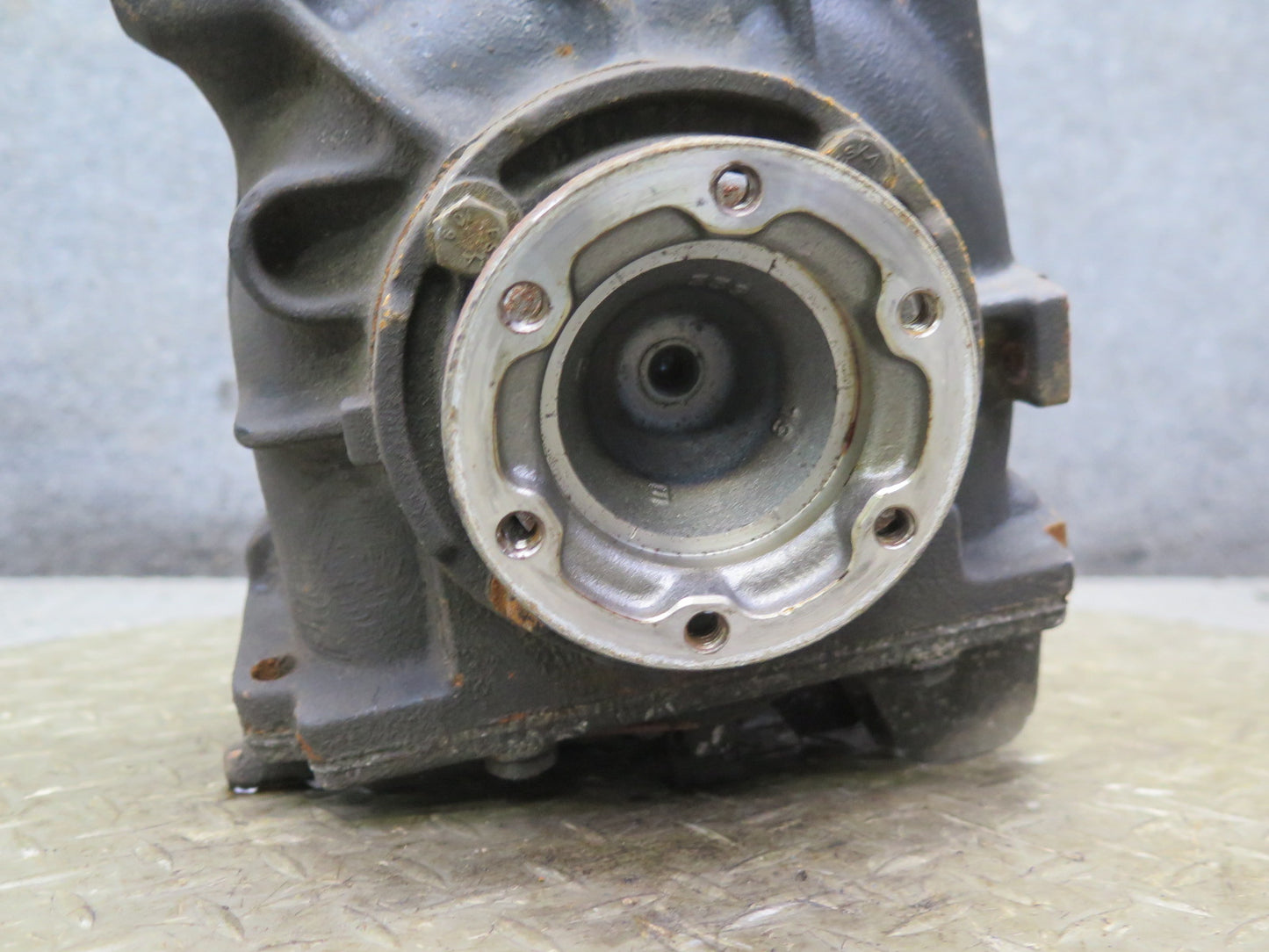 96-99 BMW E36/7 Z3 1.9L M44 M/T Rear Differential Carrier 3.45 Ratio OEM