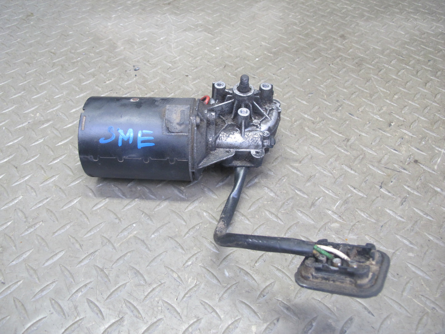 77-85 Mercedes W123 300D 240D Windshield Wiper Transmission Linkage w Motor OEM