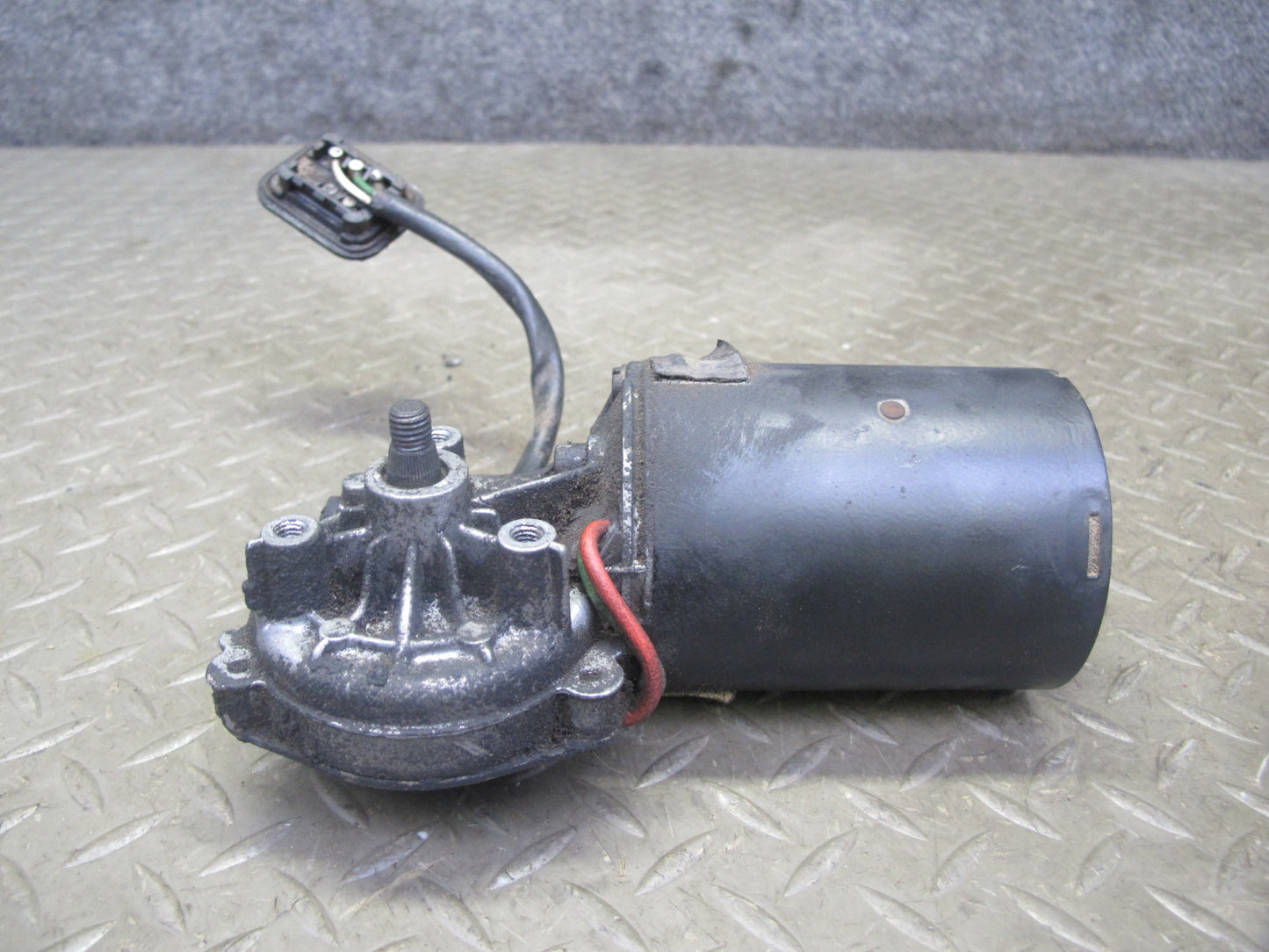 77-85 Mercedes W123 300D 240D Windshield Wiper Transmission Linkage w Motor OEM