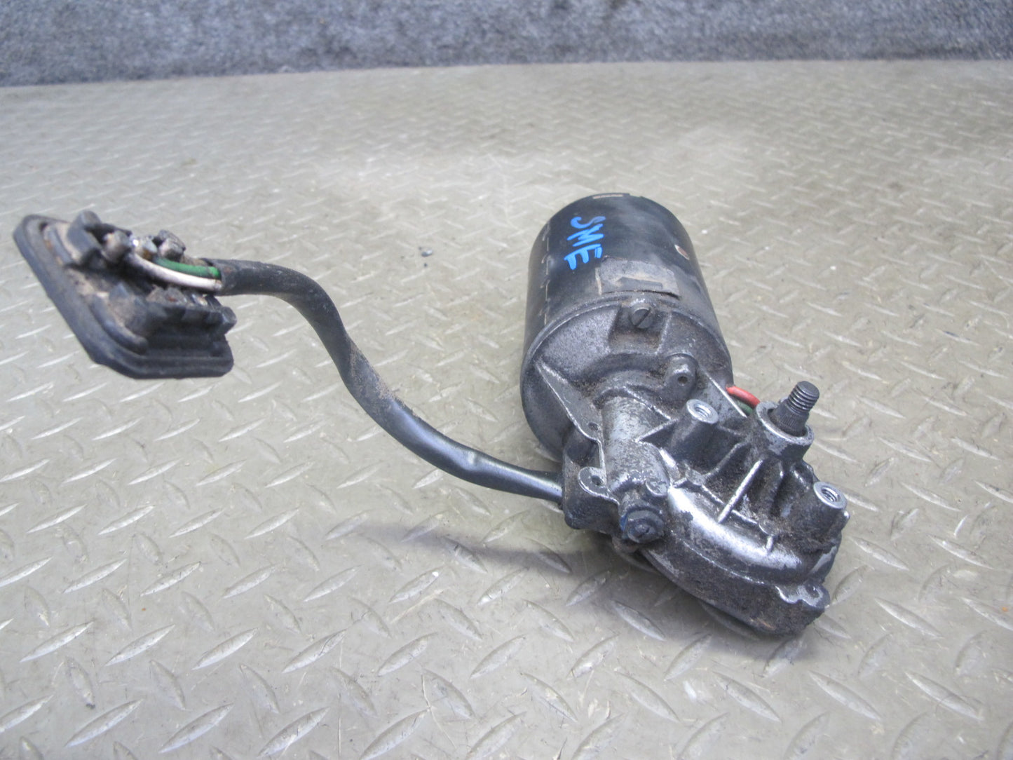 77-85 Mercedes W123 300D 240D Windshield Wiper Transmission Linkage w Motor OEM
