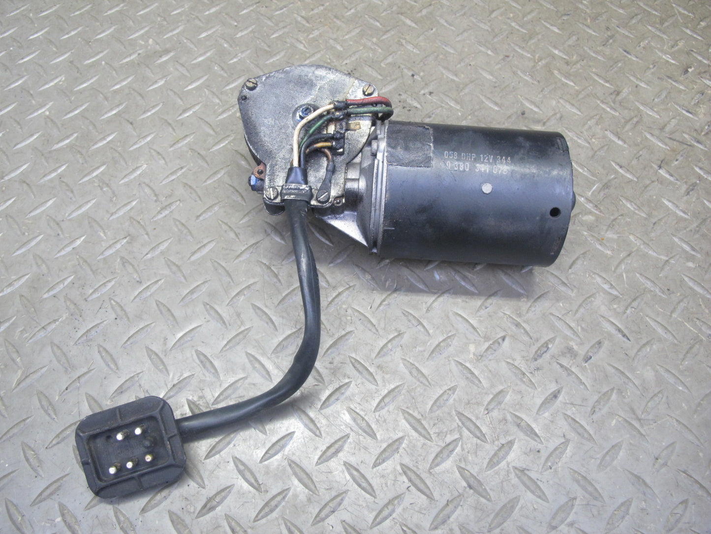 77-85 Mercedes W123 300D 240D Windshield Wiper Transmission Linkage w Motor OEM