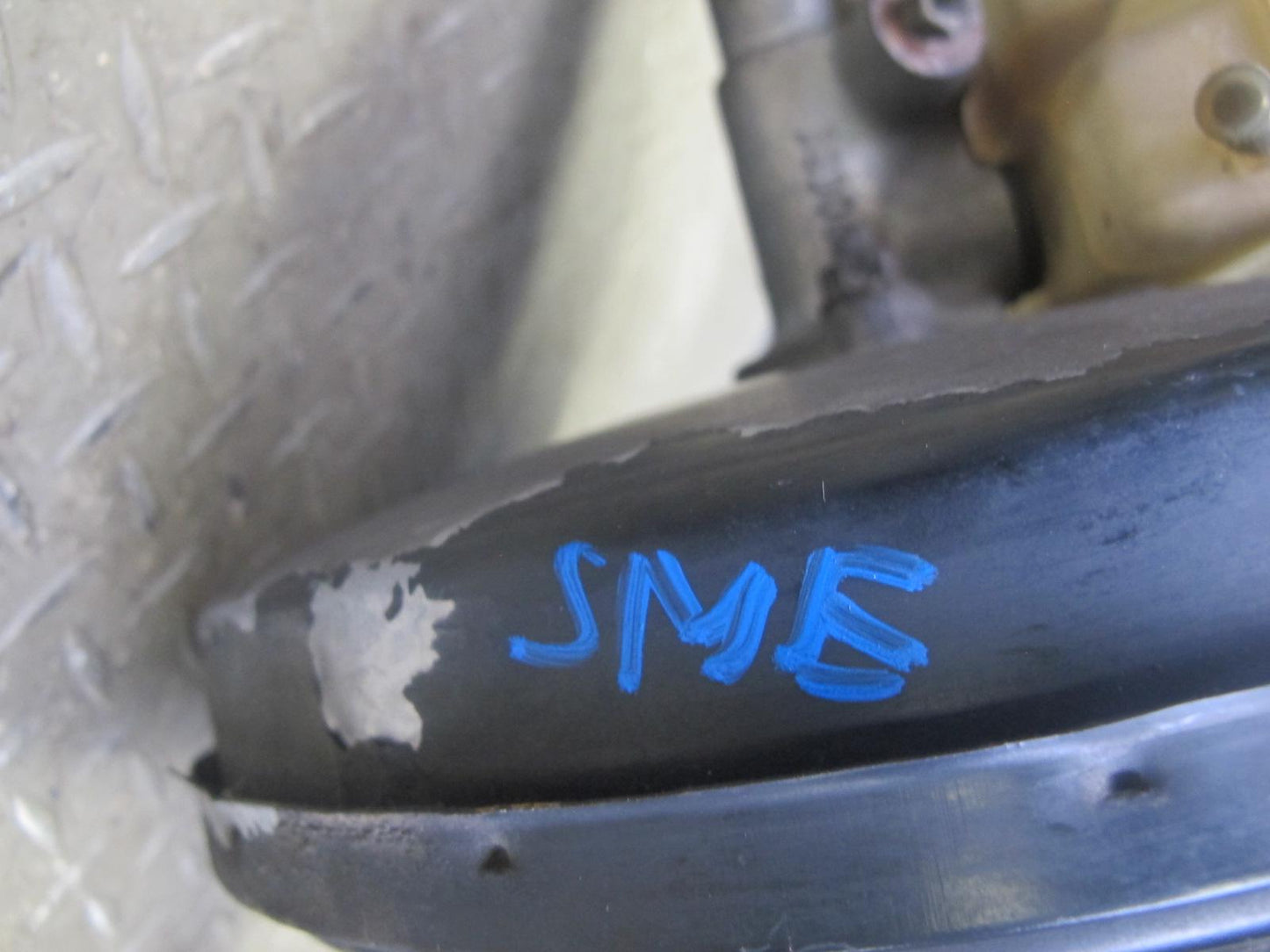 82-83 Mercedes W123 240D Brake Master Cylinder Booster Fluid Reseervoir Tank OEM