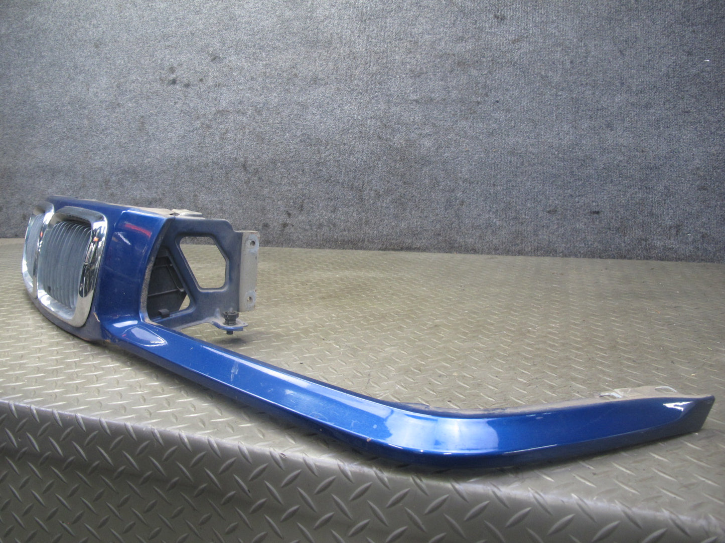 97-99 BMW E36 328ic Front Nose Panel Cover Blue w Kindley Grille Assembly OEM