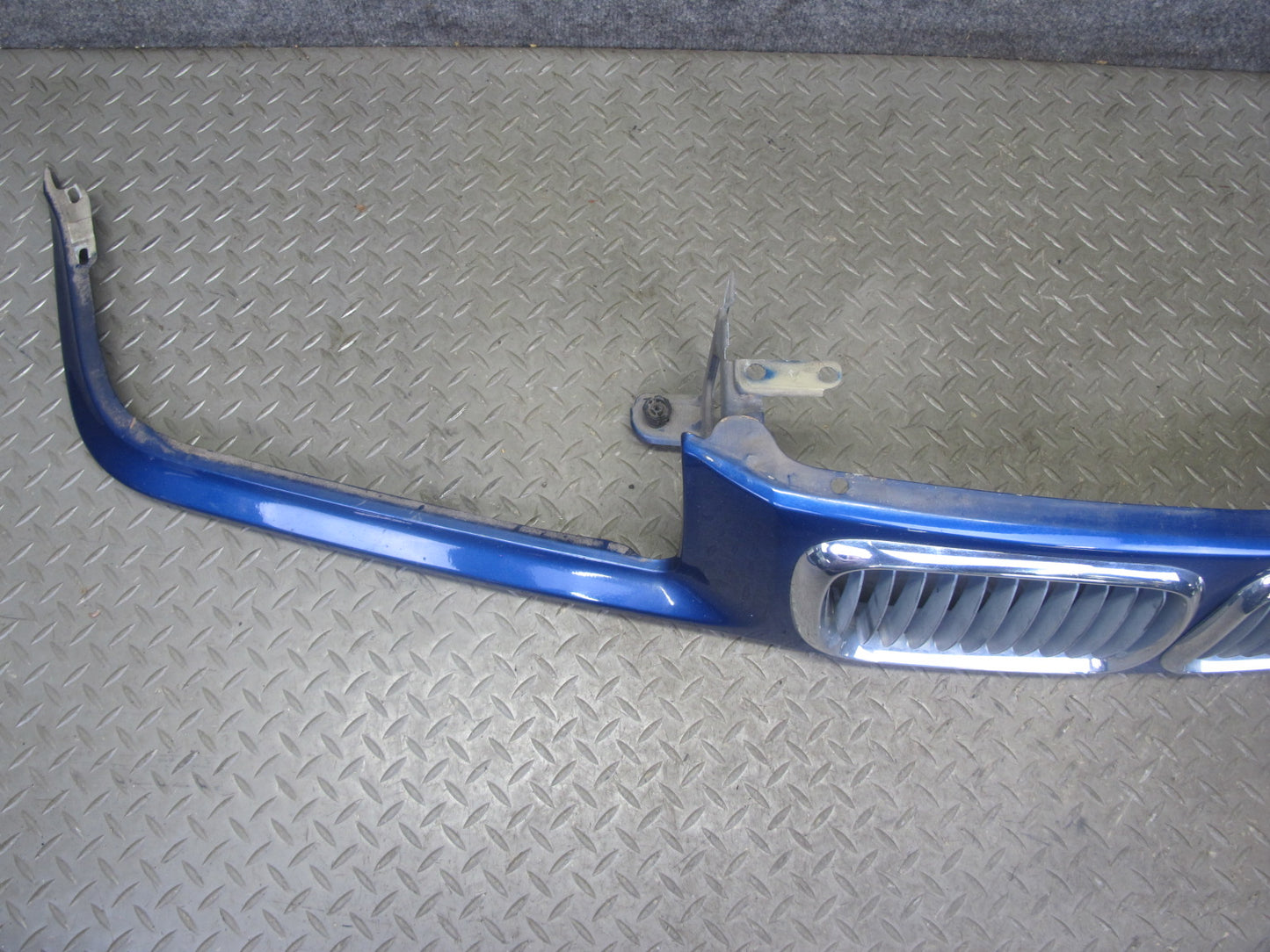 97-99 BMW E36 328ic Front Nose Panel Cover Blue w Kindley Grille Assembly OEM