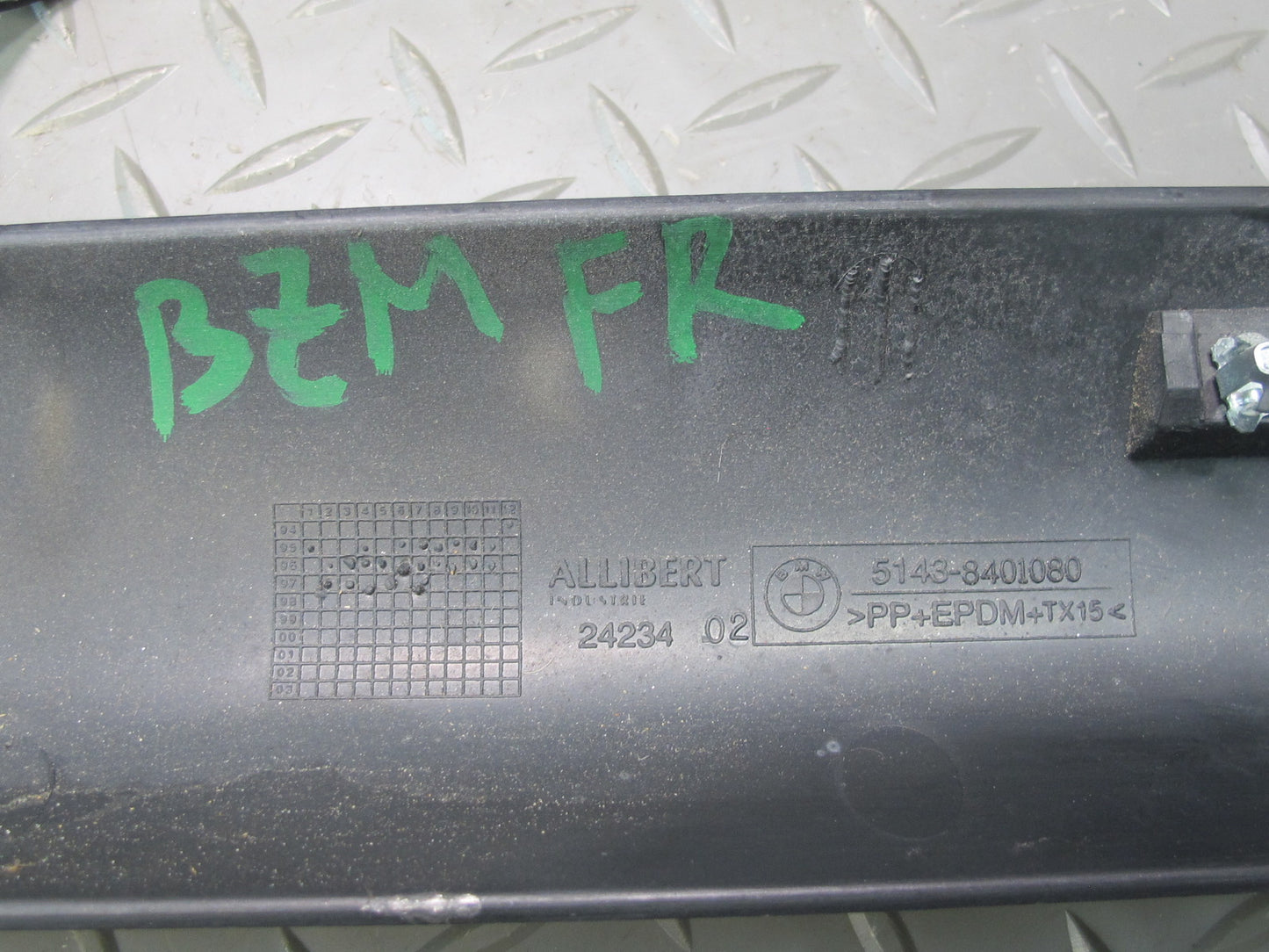 96-02 BMW E36/7 Z3 Roadster Set of 2 Front A Pillar Trim Cover Panel Black OEM