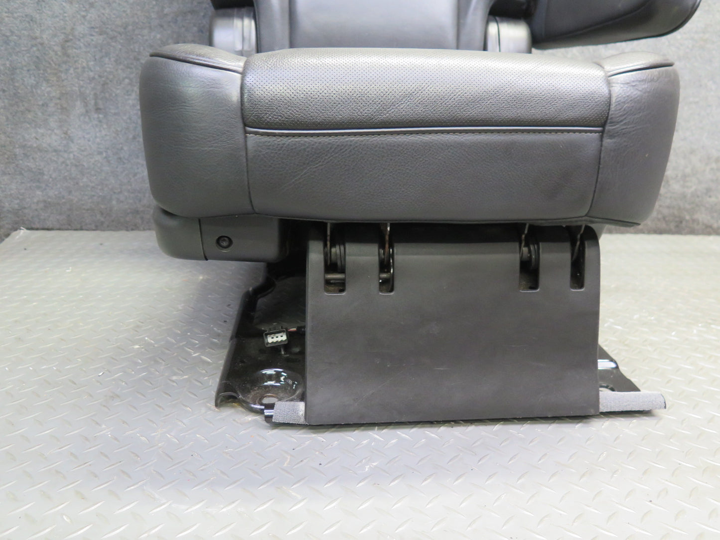 2013-2014 Cadillac Escalade Platinum Rear Second 2ND ROW Leather Seat Set of 2