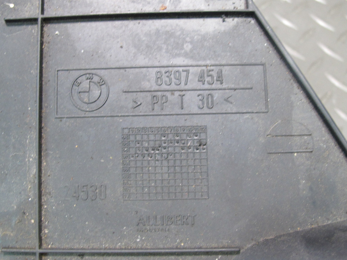 96-02 BMW E36/7 Z3 Set of 2 Left & Right Under Dash Trim Panel Black OEM