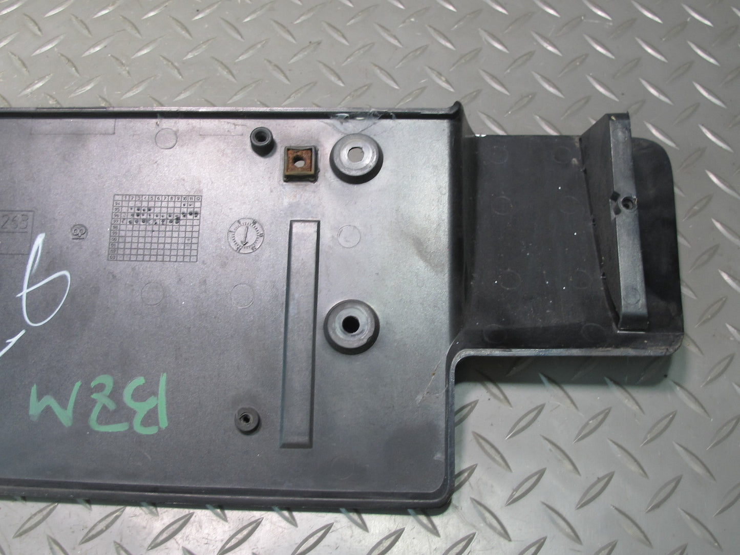 96-99 BMW E36/7 Z3 Rear License Plate Panel Mount Bracket Black 8397263 OEM