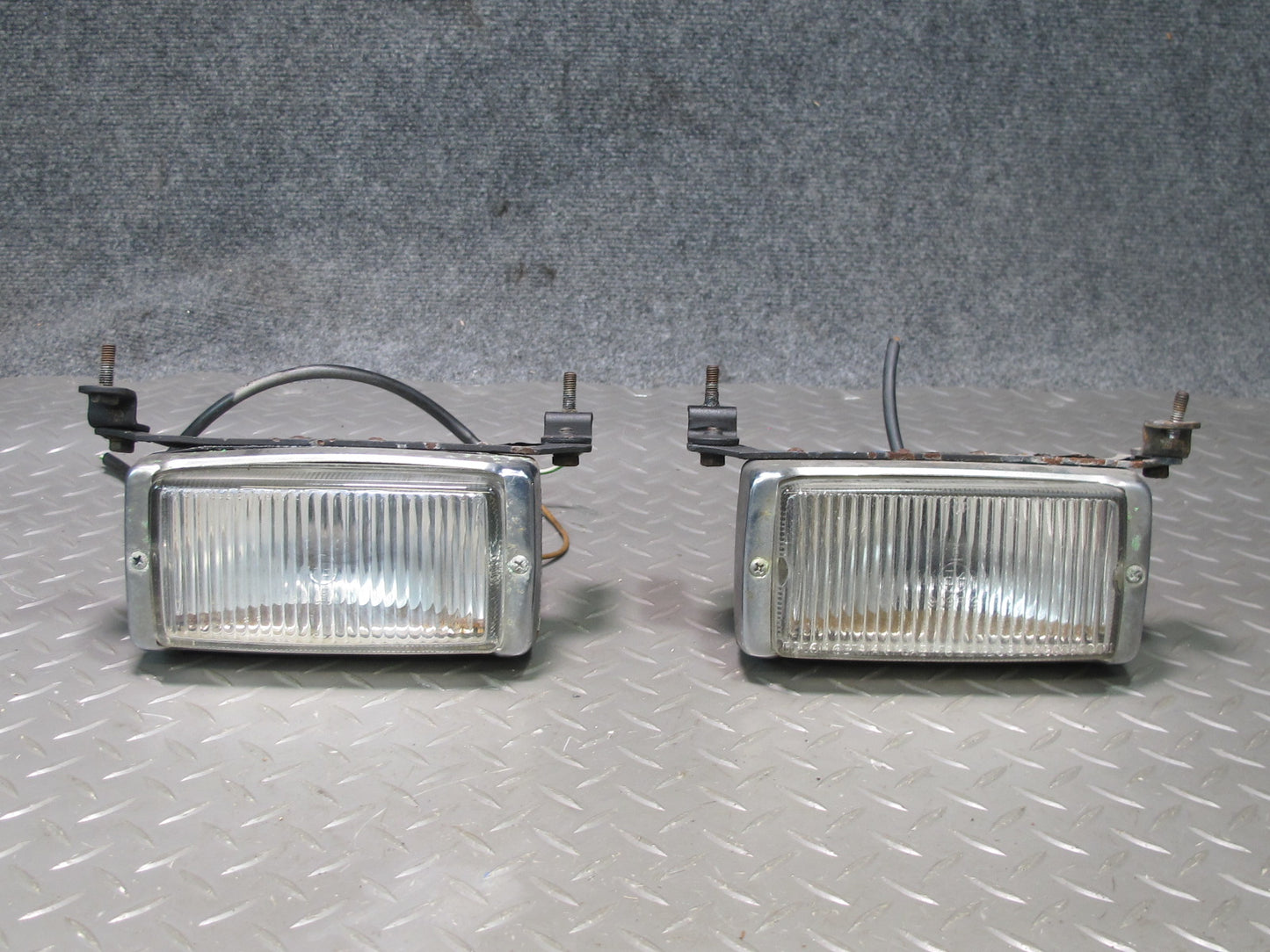 73-89 Mercedes R107 Set of 2 Front Left & Right Fog Light Lamp OEM