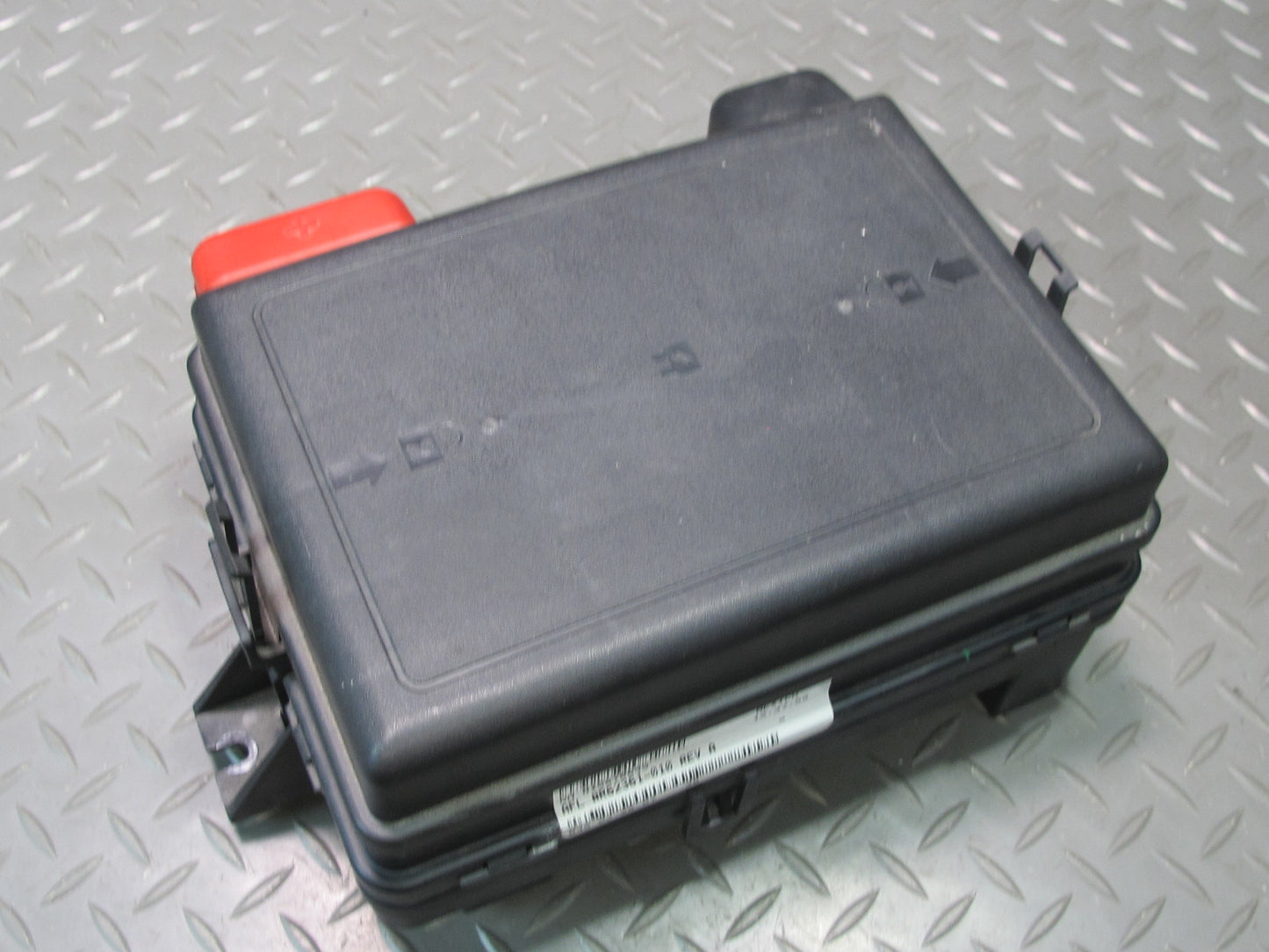 07-09 Pontiac Solstice 2.4L A/T Engine Bay Relay Fuse Box 15876645 OEM