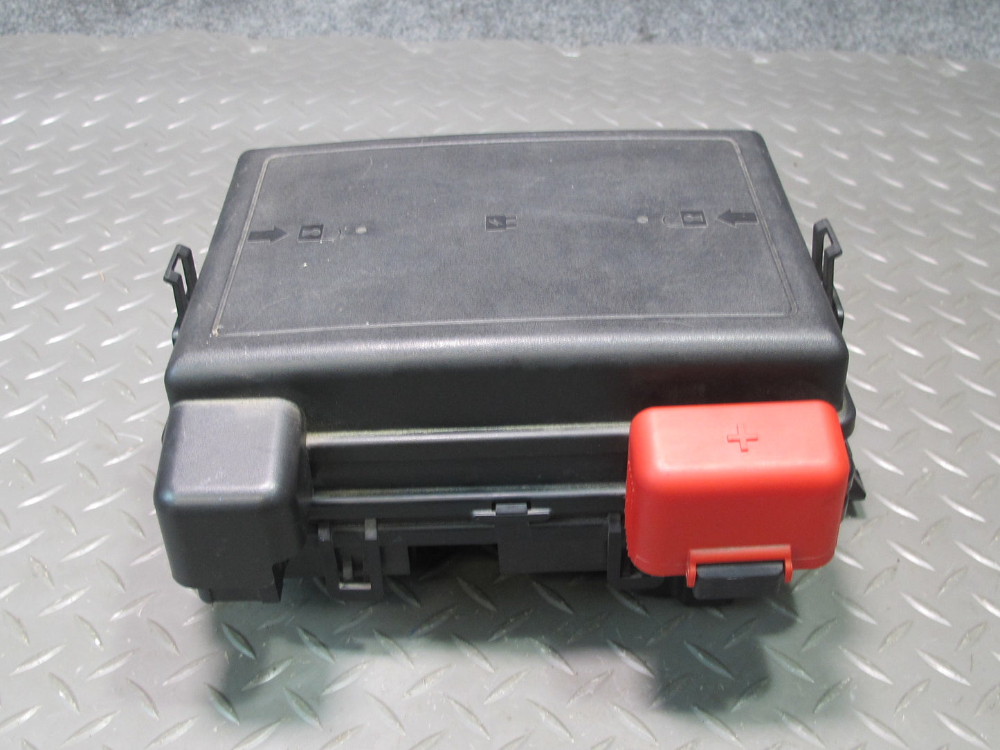 07-09 Pontiac Solstice 2.4L A/T Engine Bay Relay Fuse Box 15876645 OEM