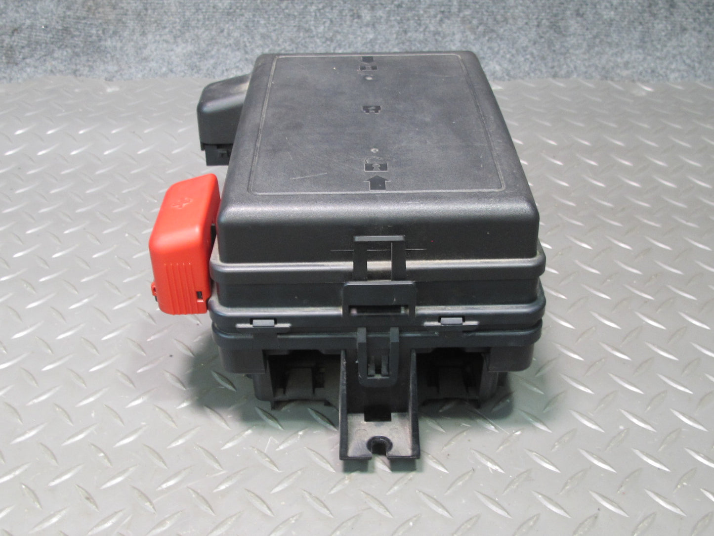 07-09 Pontiac Solstice 2.4L A/T Engine Bay Relay Fuse Box 15876645 OEM