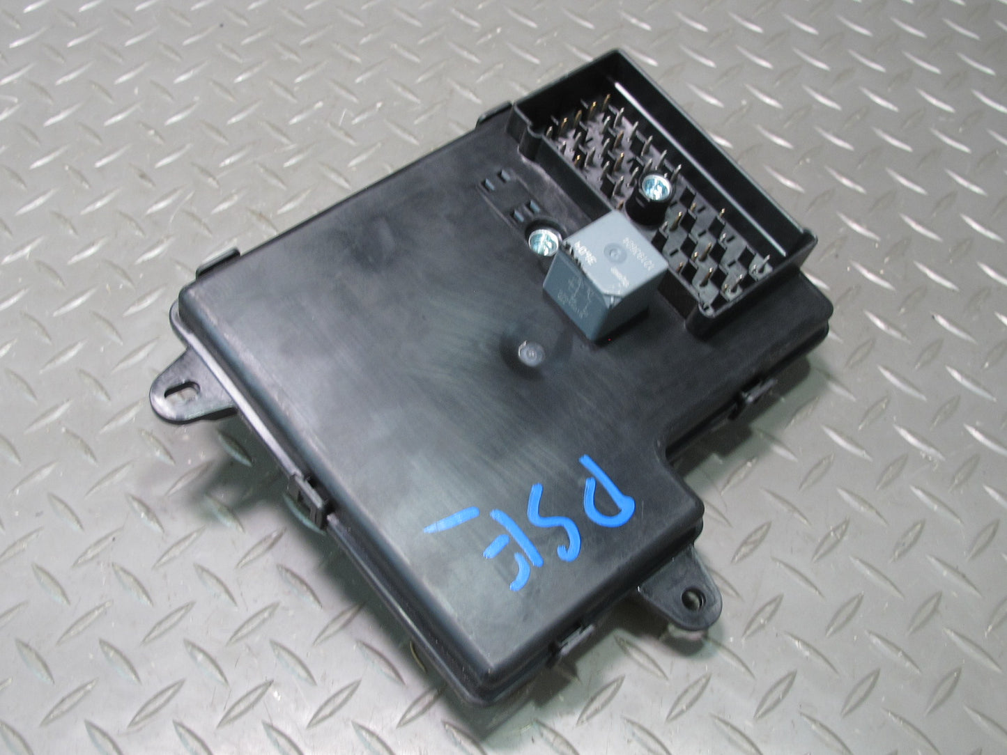 2007 Pontiac Solstice Saturn SKY BCM Body Control Module 25848692 OEM