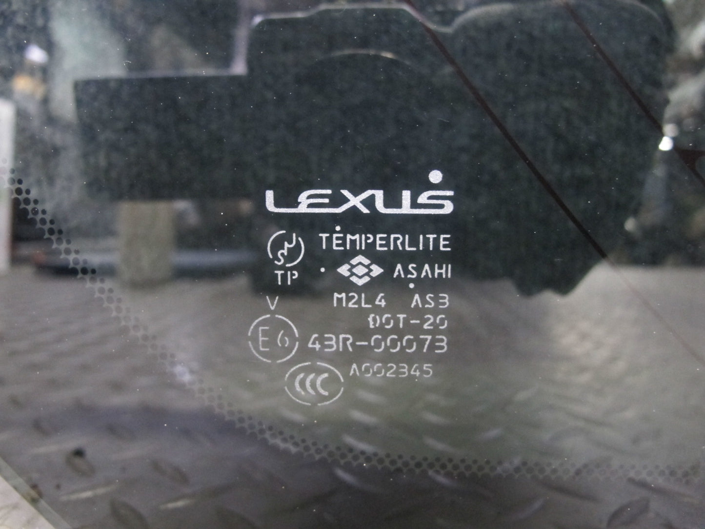 2004-2007 Lexus J100 LX470 Rear Right Quarter Glass Window