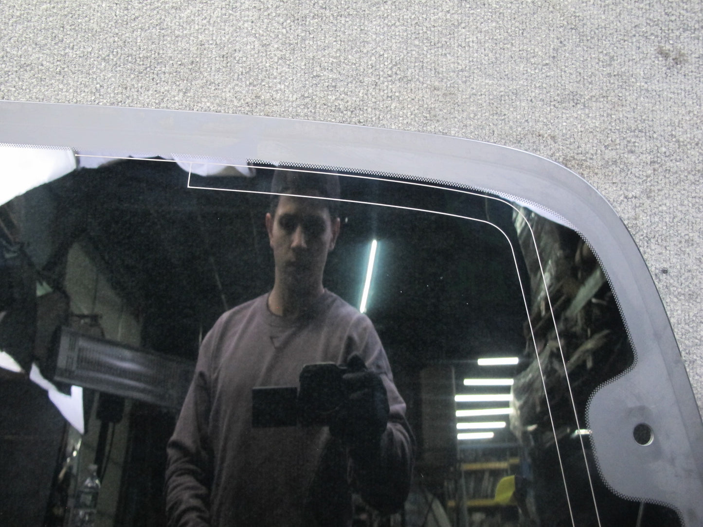 2004-2007 Lexus J100 LX470 Rear Right Quarter Glass Window