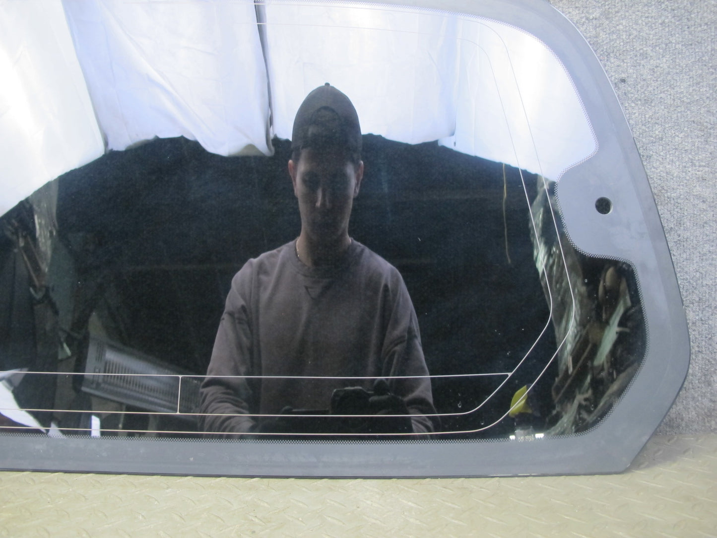 2004-2007 Lexus J100 LX470 Rear Right Quarter Glass Window