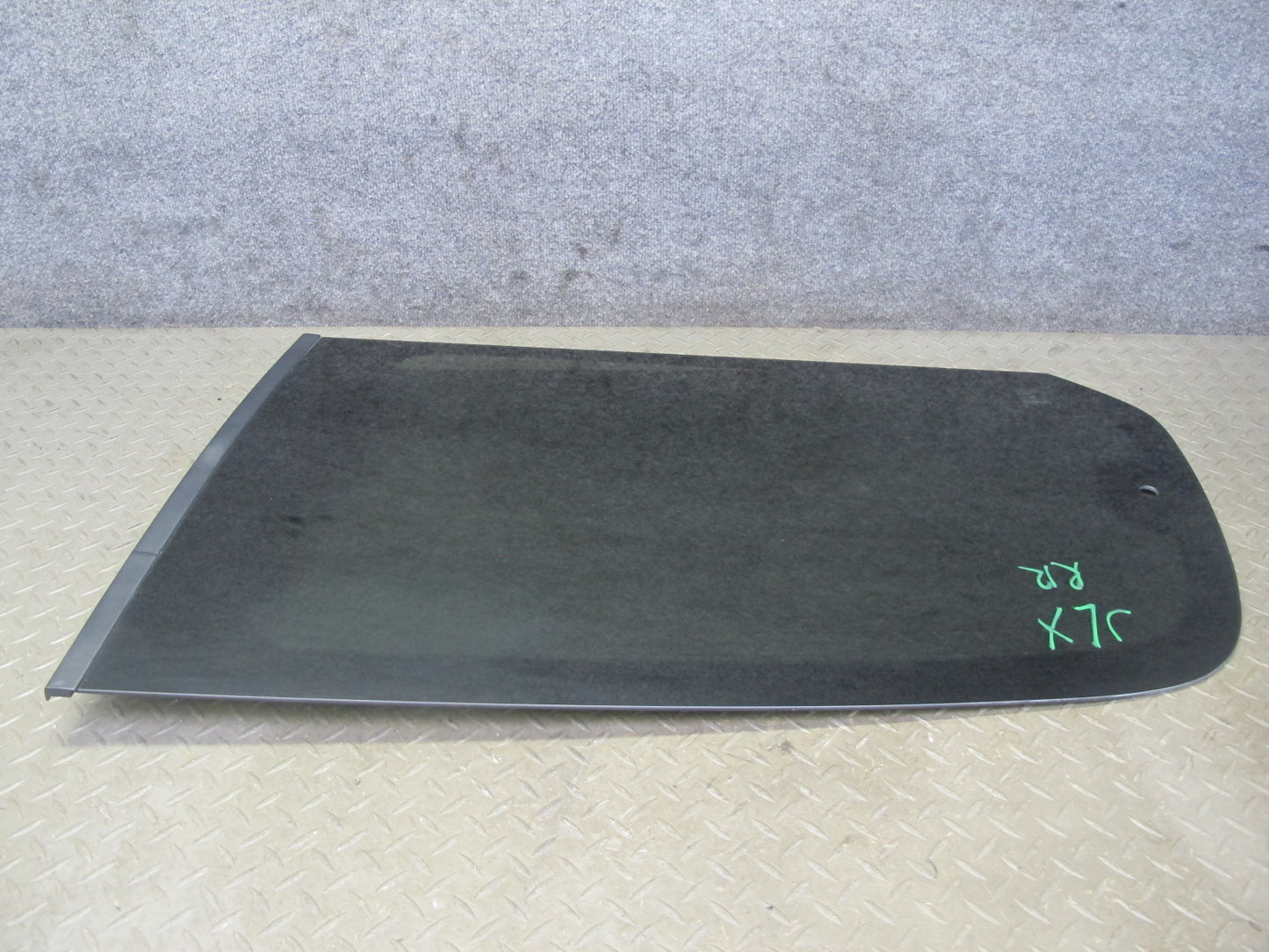 2004-2007 Lexus J100 LX470 Rear Right Quarter Glass Window