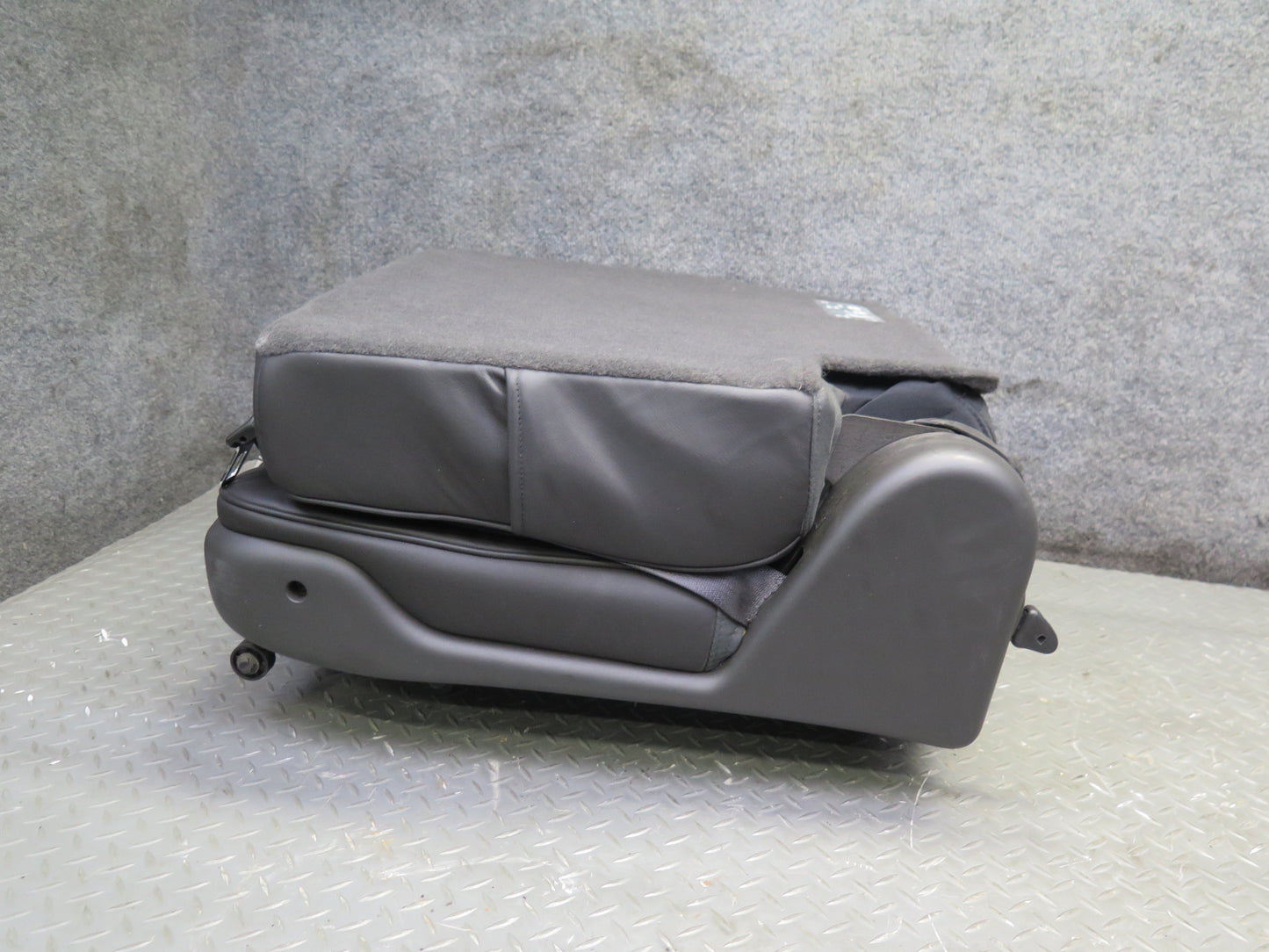 2012-2014 Cadillac Escalade Platinum Rear Left Third 3RD ROW Leather Seat