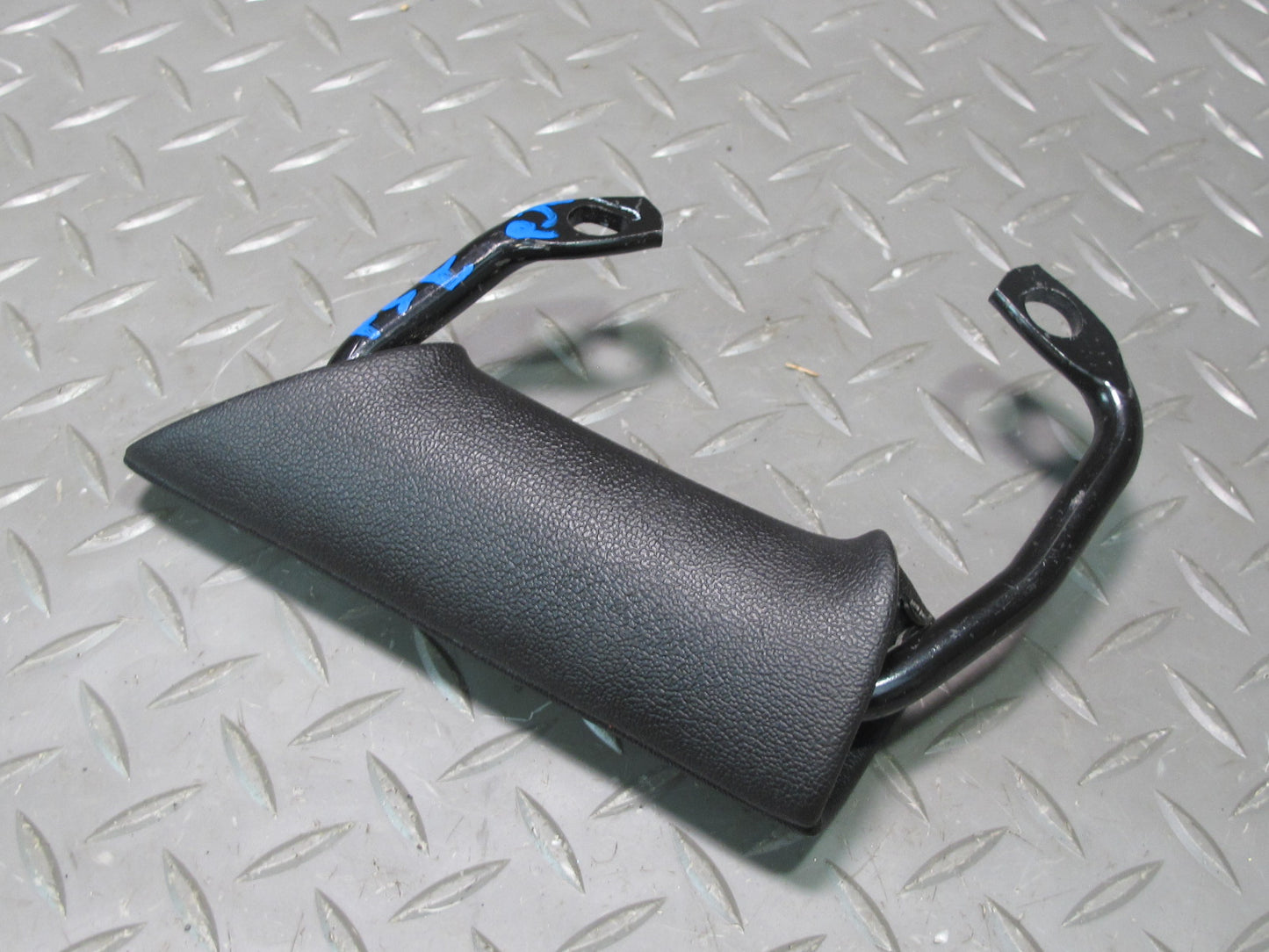 06-10 Pontiac Solstice Center Console Grab Handle Black OEM