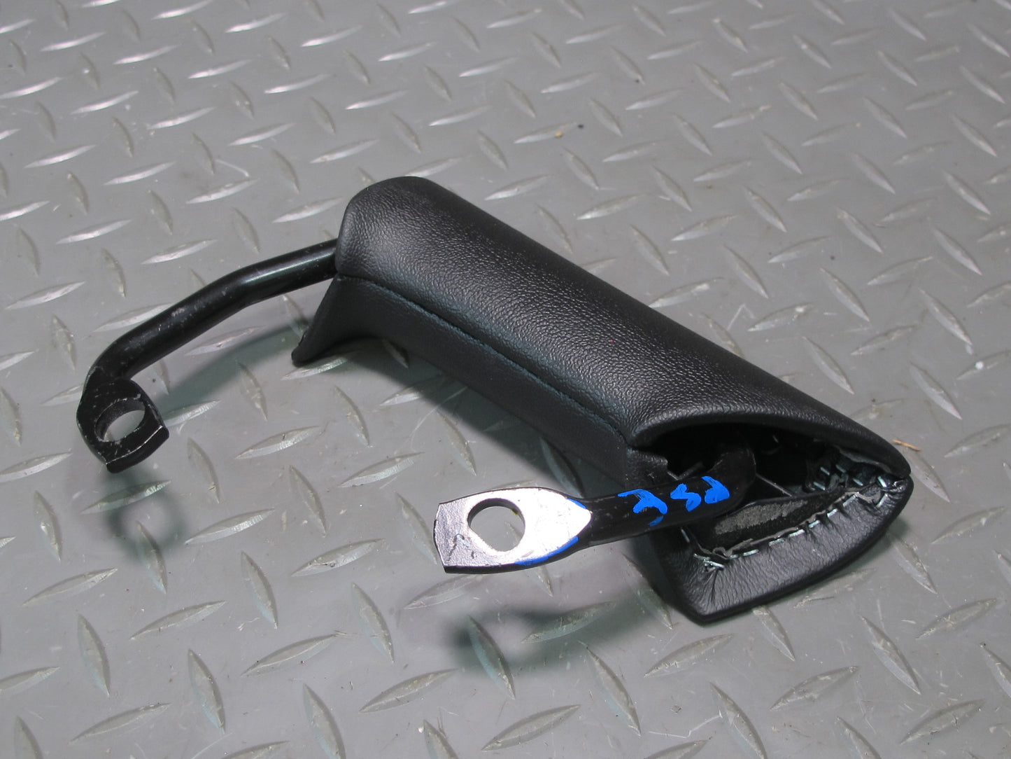 06-10 Pontiac Solstice Center Console Grab Handle Black OEM
