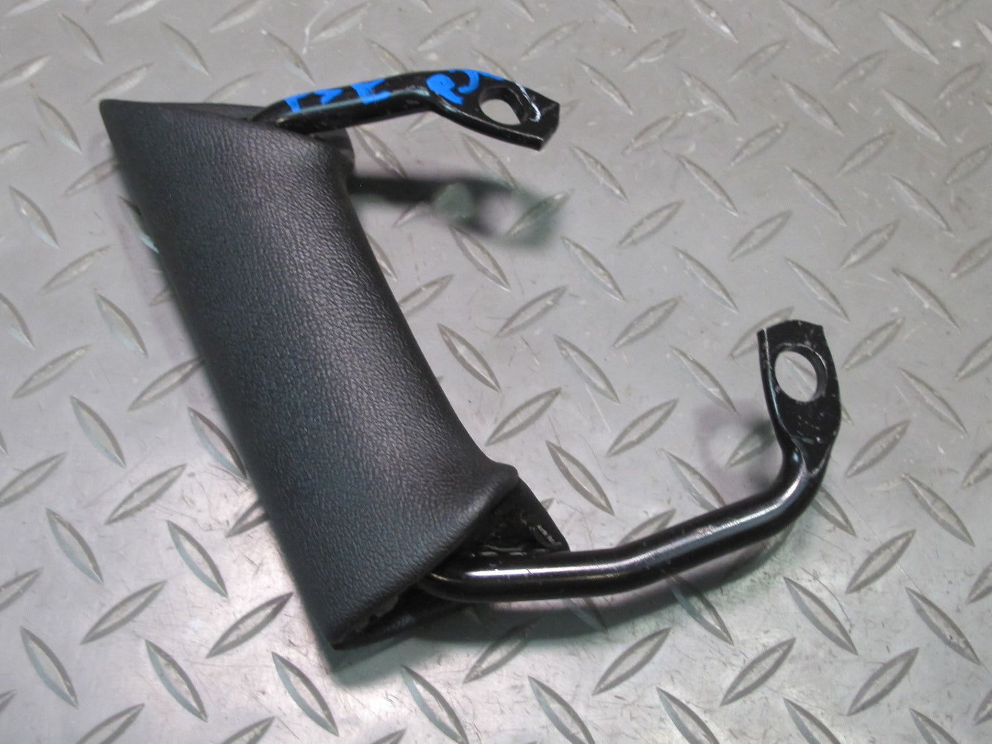 06-10 Pontiac Solstice Center Console Grab Handle Black OEM