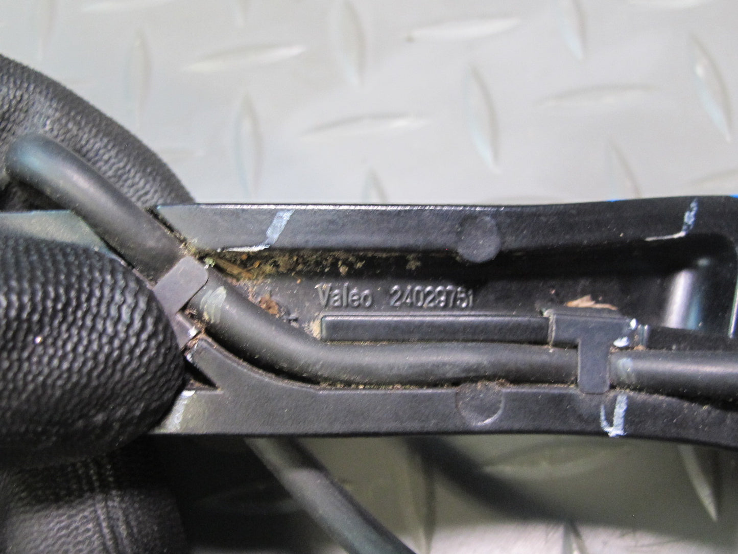 06-10 Pontiac Solstice Saturn SKY Set of 2 Front Left & Right Wiper Arm OEM