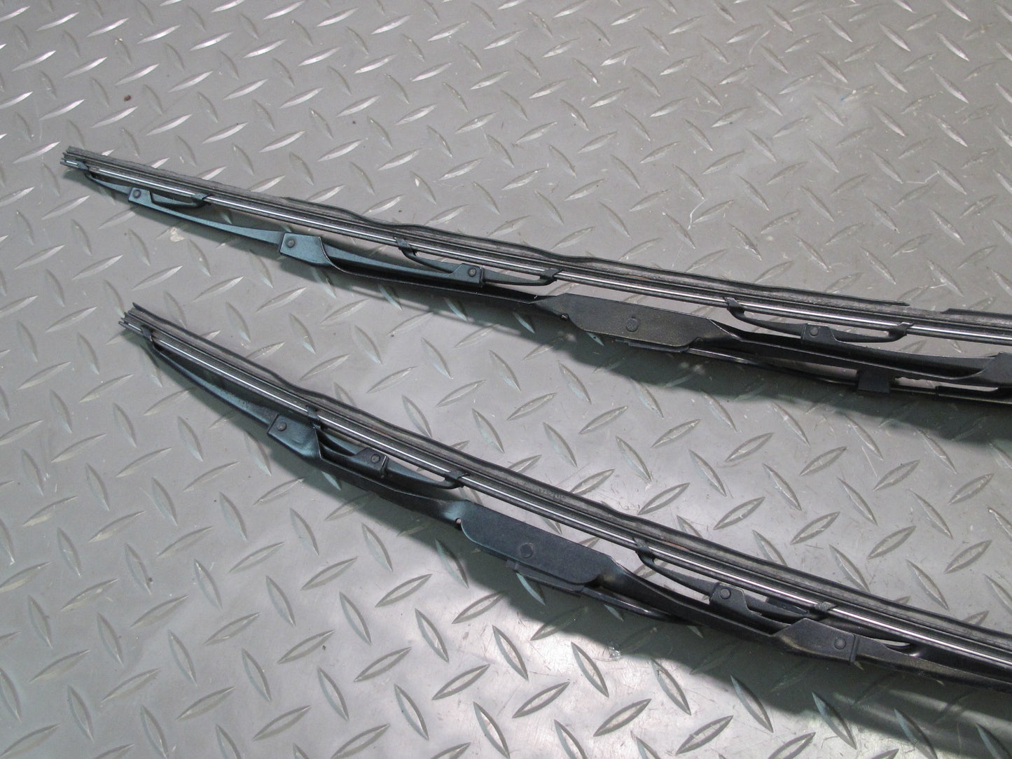 06-10 Pontiac Solstice Saturn SKY Set of 2 Front Left & Right Wiper Arm OEM