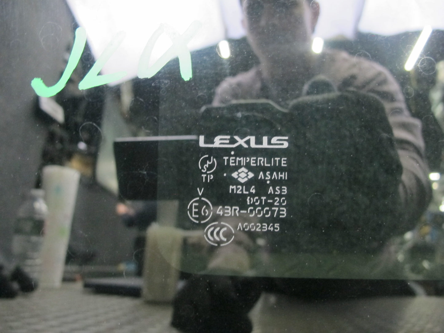 2001-2007 Lexus UZJ100L LX470 Sunroof Glass Window