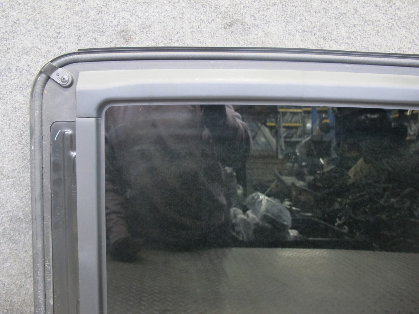 2001-2007 Lexus UZJ100L LX470 Sunroof Glass Window