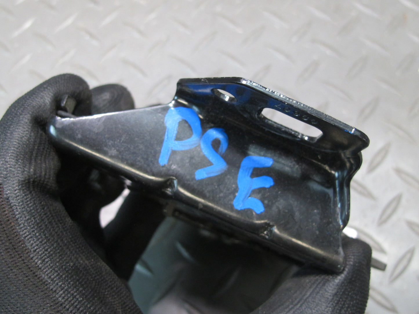 06-10 Pontiac Solstice Saturn SKY Front Hood Lock Latch Set w Release Cable OEM