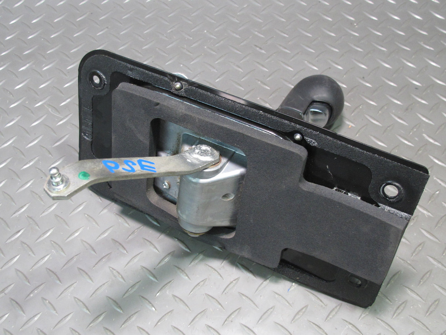 06-07 Pontiac Solstice A/T Auto Transmission Gear Shifter w Knob & Trim 20K OEM