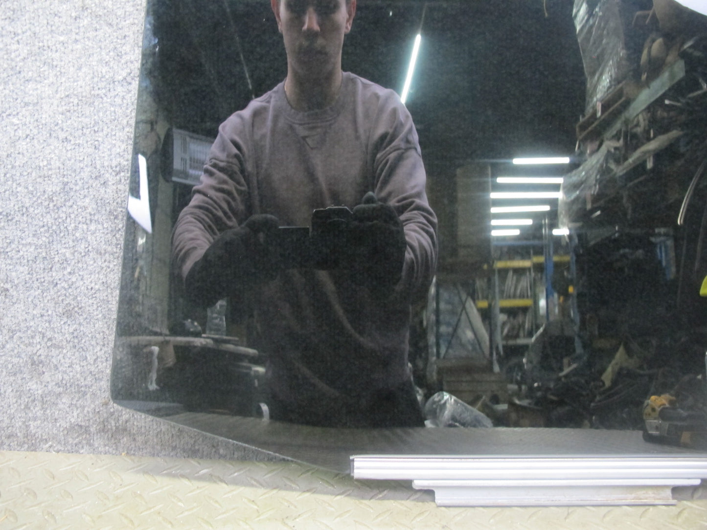 2003-2007 Lexus UZJ100L LX470 Rear Right Door Glass Window