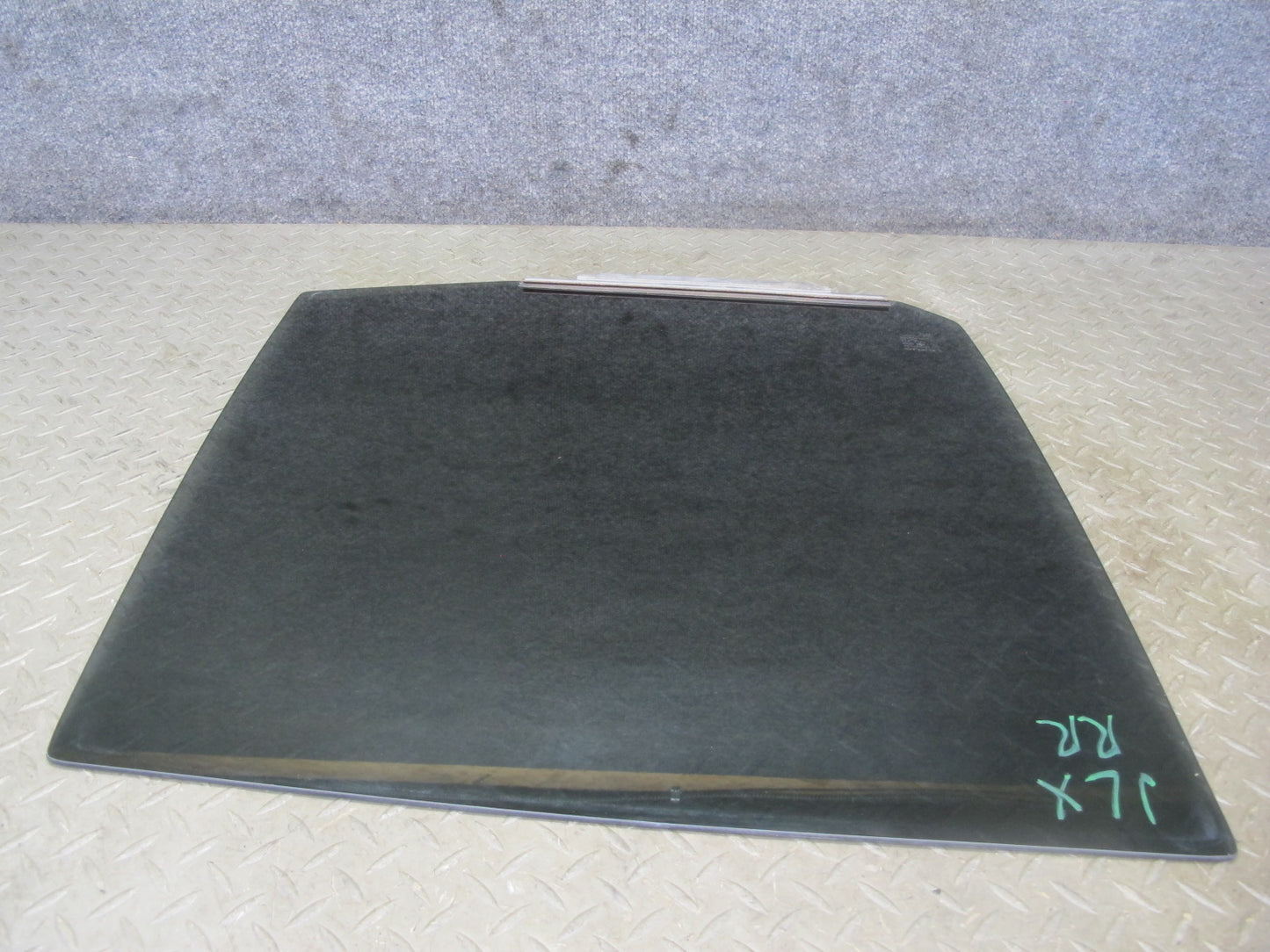 2003-2007 Lexus UZJ100L LX470 Rear Right Door Glass Window