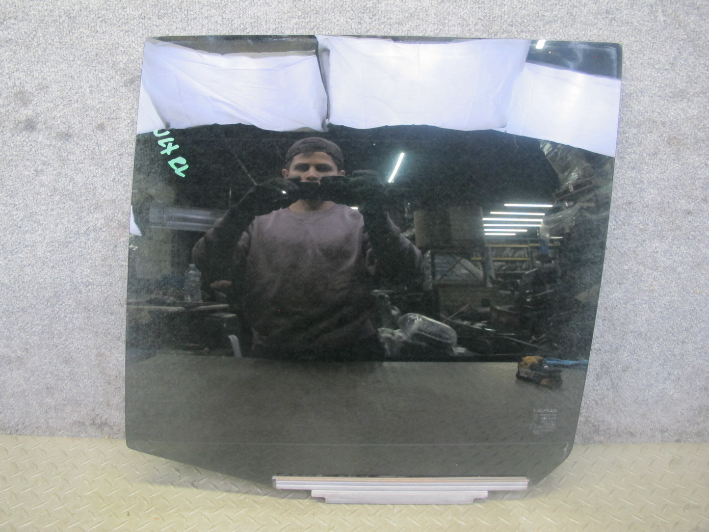 2003-2007 Lexus UZJ100L LX470 Rear Left Door Glass Window