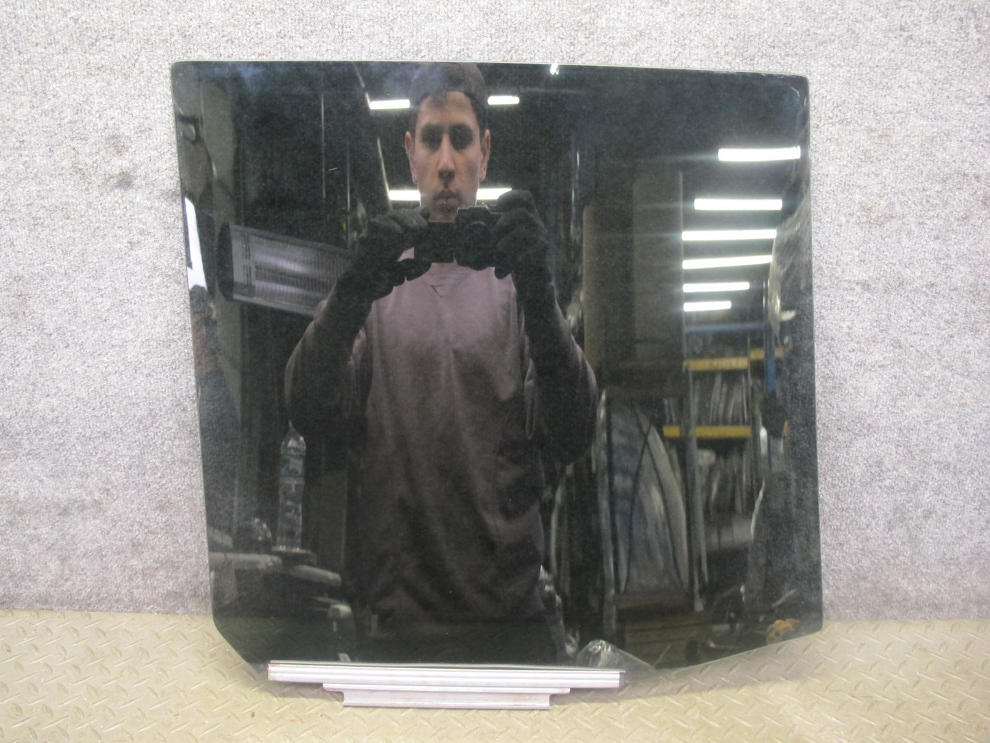 2003-2007 Lexus UZJ100L LX470 Rear Left Door Glass Window