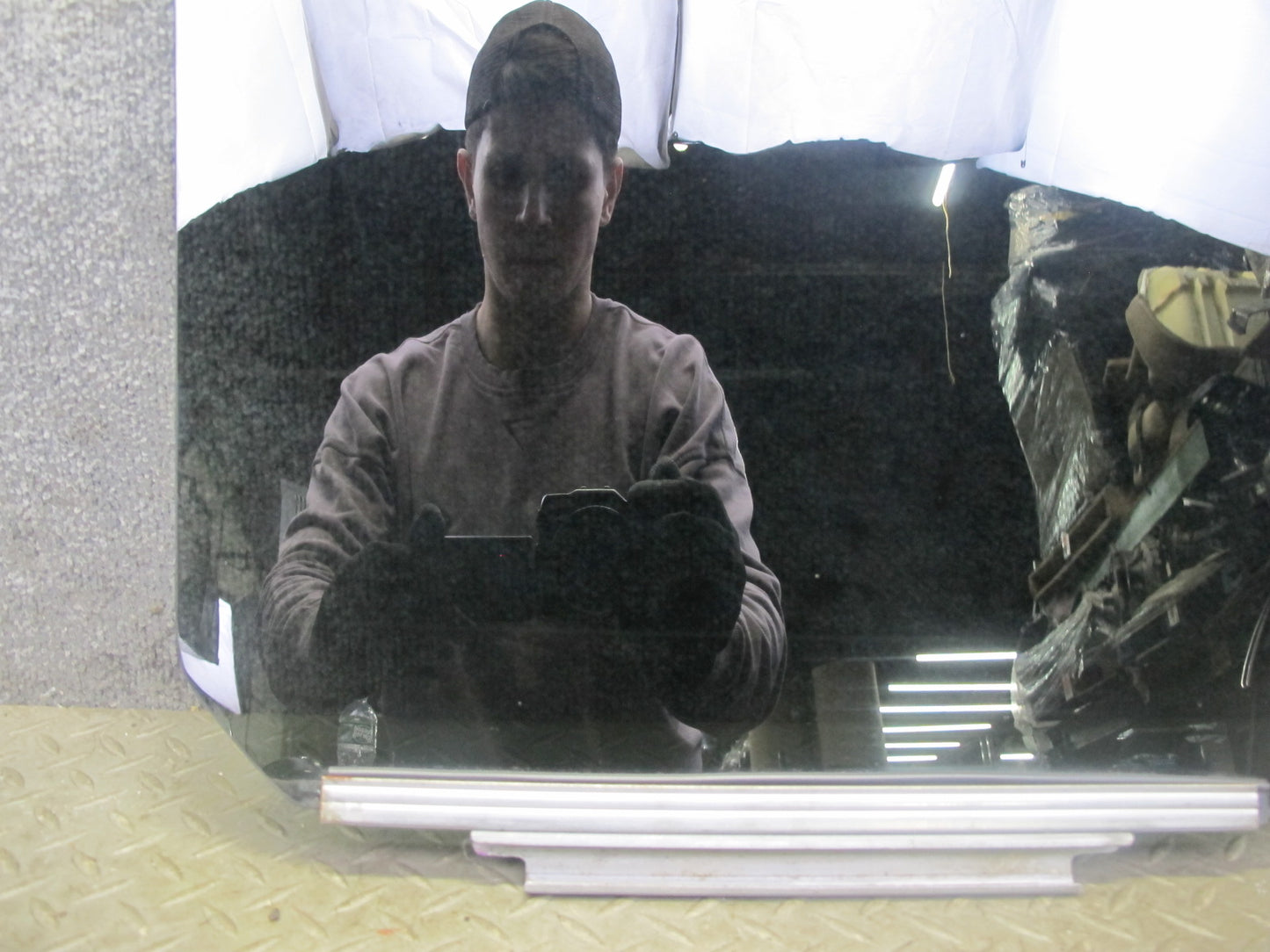 2003-2007 Lexus UZJ100L LX470 Rear Left Door Glass Window