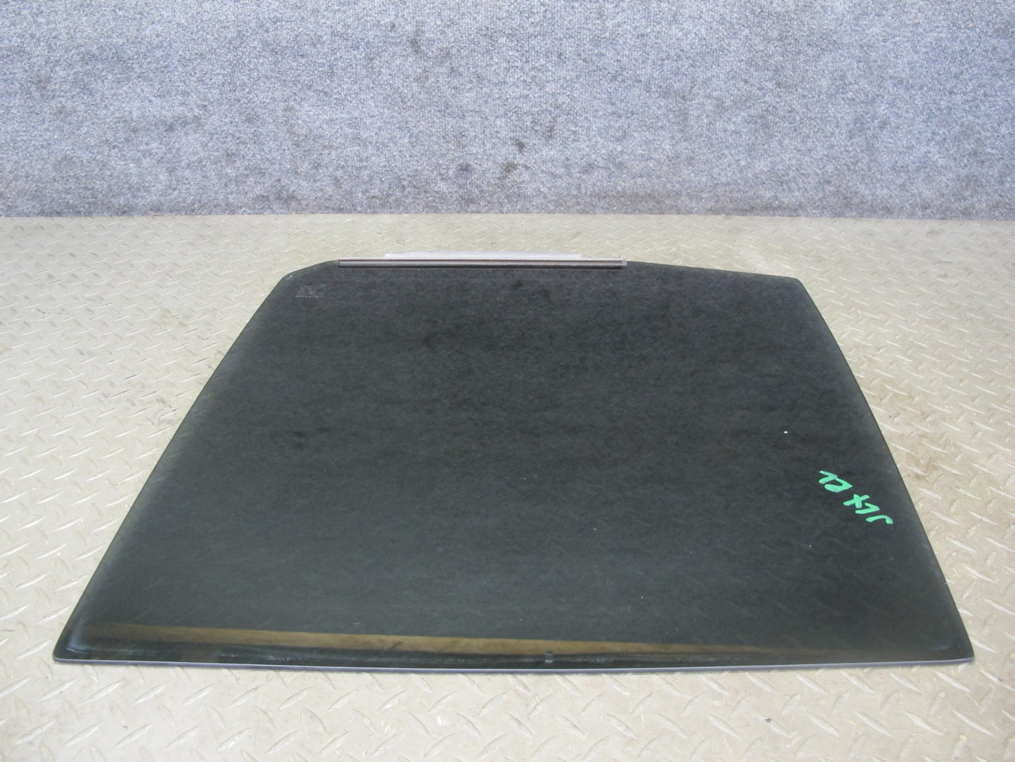 2003-2007 Lexus UZJ100L LX470 Rear Left Door Glass Window